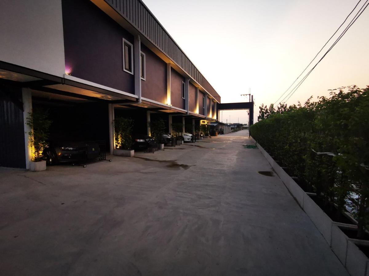 Skyline Resort Ban Khlong Lat Bua Khao Exteriér fotografie