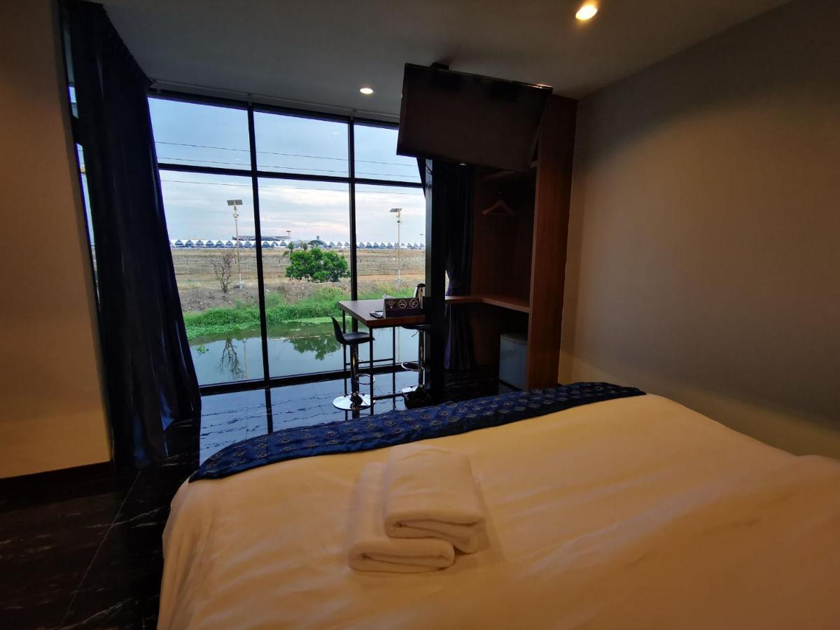 Skyline Resort Ban Khlong Lat Bua Khao Exteriér fotografie