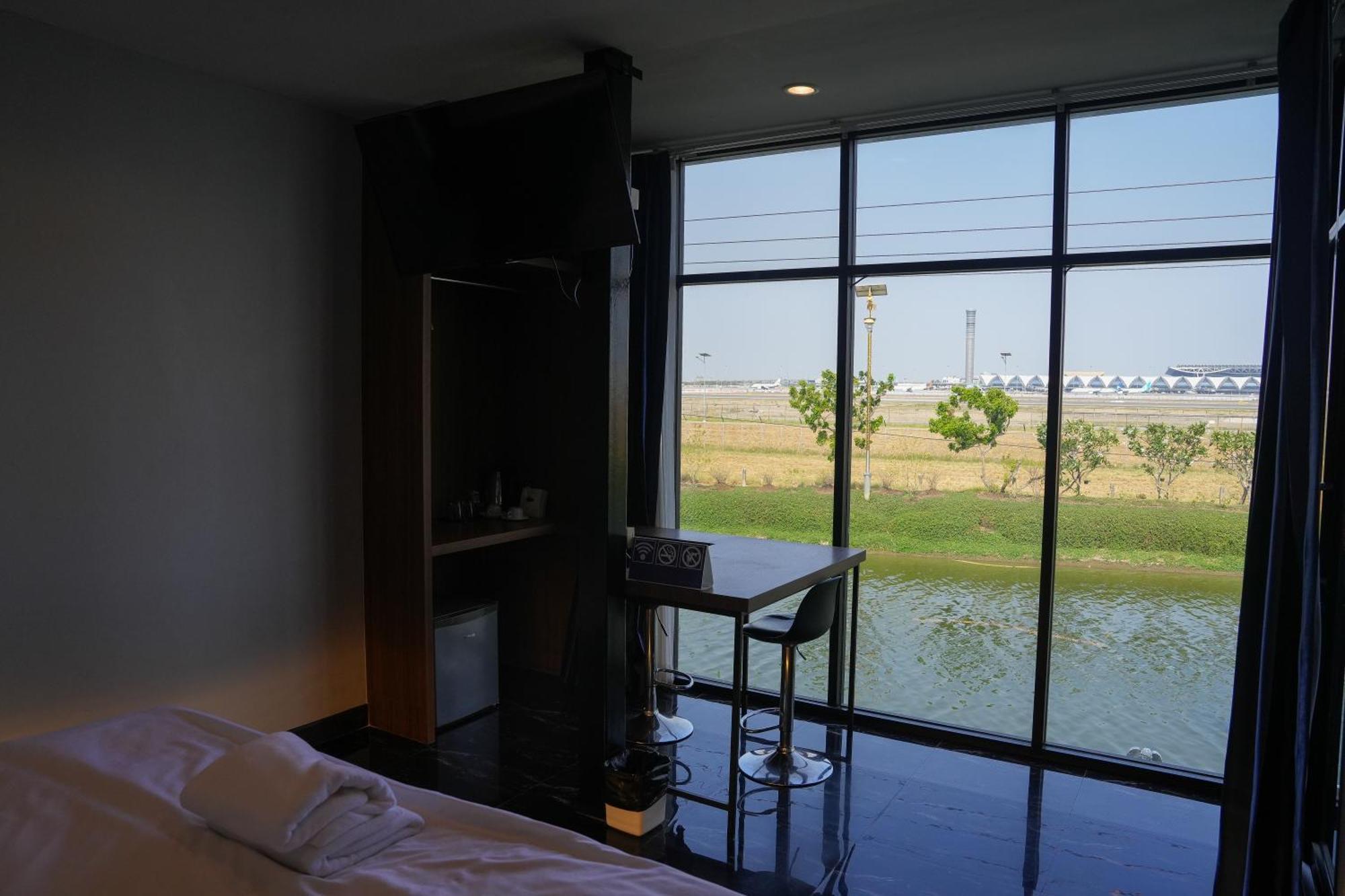 Skyline Resort Ban Khlong Lat Bua Khao Exteriér fotografie